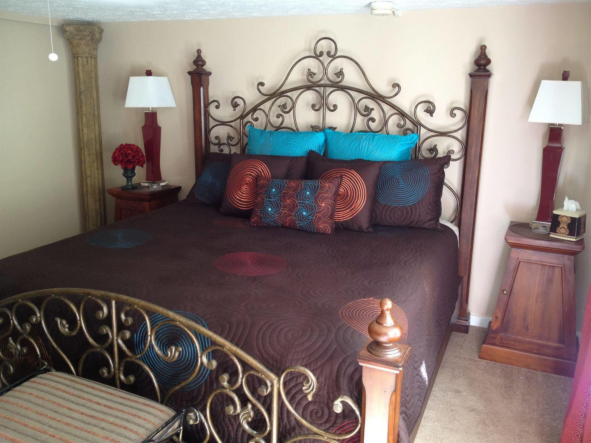 Red Bud Manor Inn Юрика Спрингс Экстерьер фото