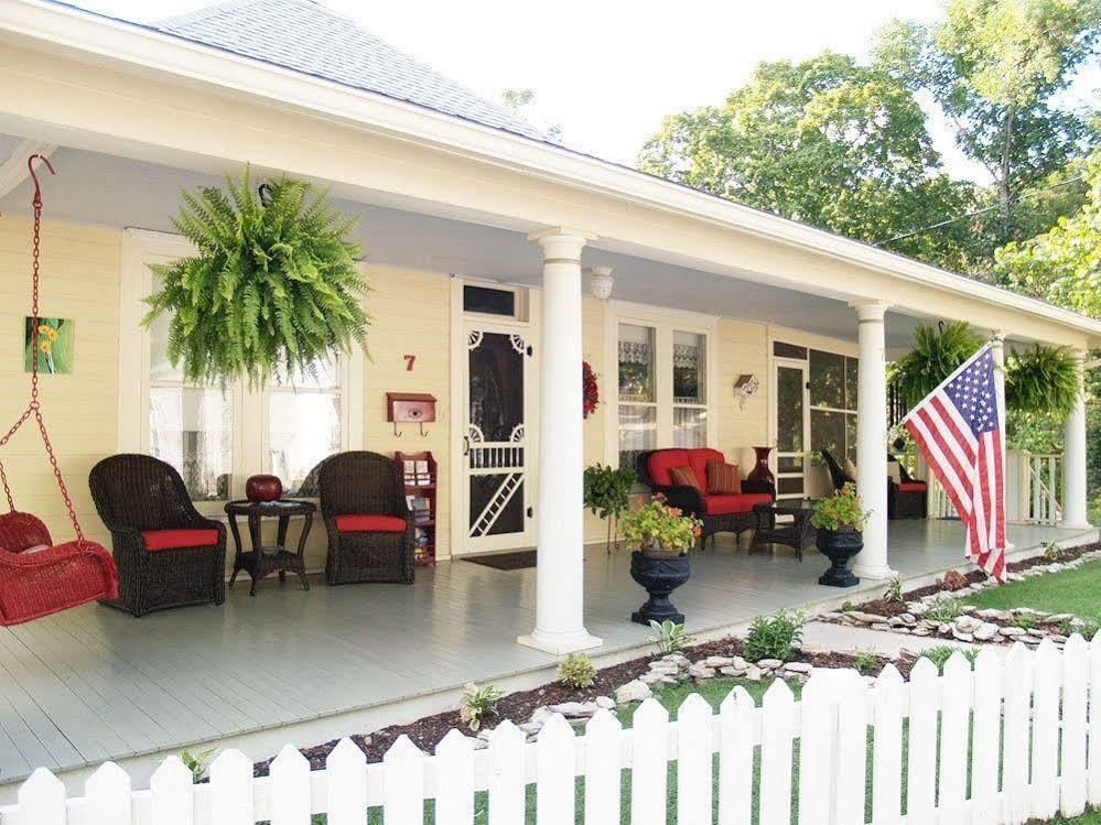 Red Bud Manor Inn Юрика Спрингс Экстерьер фото