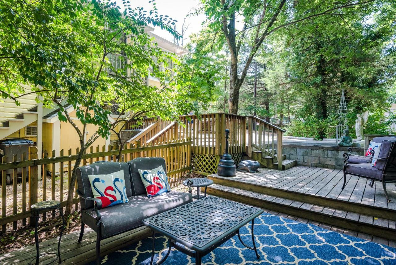 Red Bud Manor Inn Юрика Спрингс Экстерьер фото
